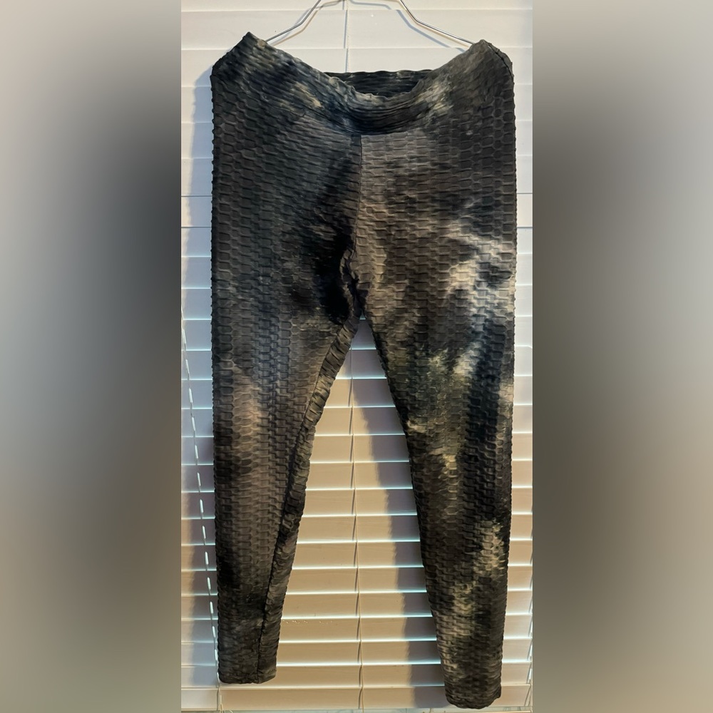 XL Tik Tok leggings, new without tags